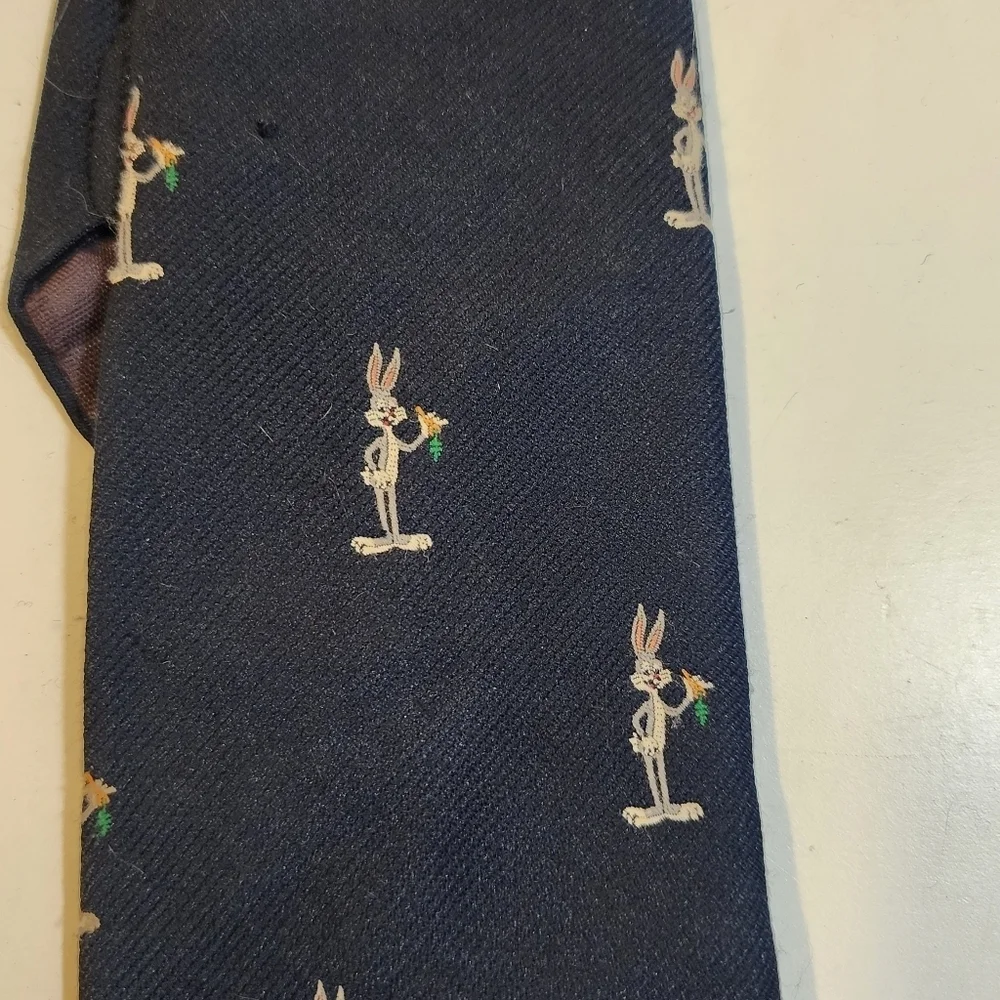 Warner  Bros vintage Bugs Bunny Lonney Tunes Thin Men's tie